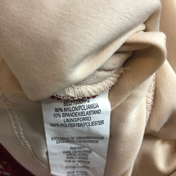 ➡️Host Pick⬅️ XOXO Red Crochet Floral Dress Small - Picture 6 of 7